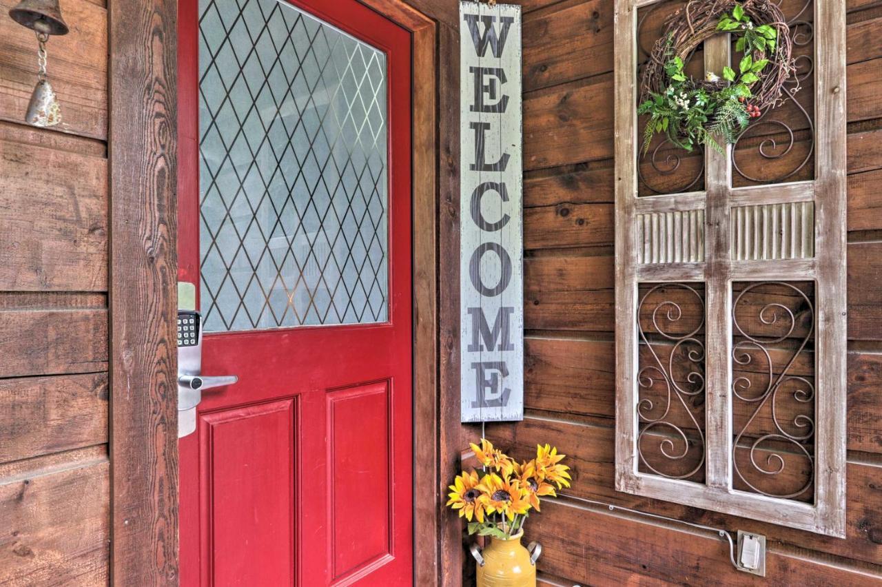 Appartement Romantic Gatlinburg Cabin With Hot Tub And Pool Access Extérieur photo