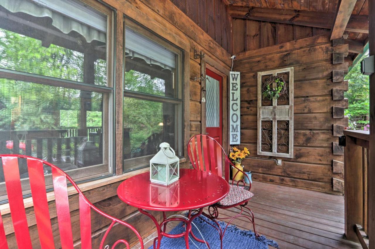 Appartement Romantic Gatlinburg Cabin With Hot Tub And Pool Access Extérieur photo